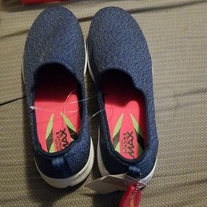 Nwt Skechers performance shoes 10